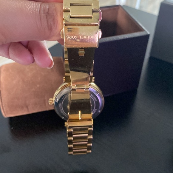 Michael Kors Skylar Gold Ladies Watch - Picture 6 of 13